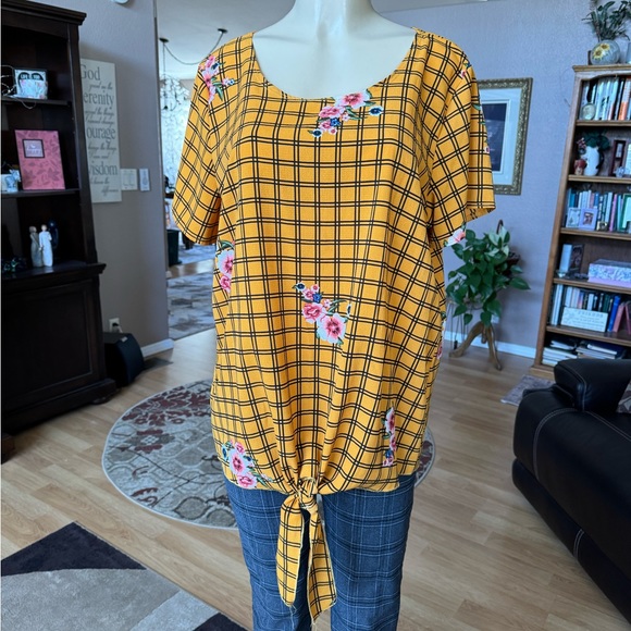 Elizabeth multicolored short sleeve blouse-size XL - Picture 7 of 9